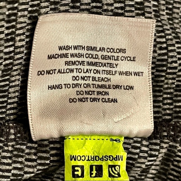 MPG Mondetta Performance Gear Women’s Large Jacket with Thumb-holes. - Picture 7 of 8